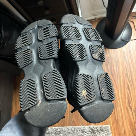 Steve Madden Possession sneakers! - Picture 5 of 5